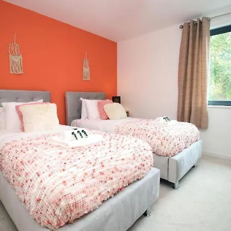 Cathedral Heights By Mia Living 2 Bedroom Apartment With Private Terrace