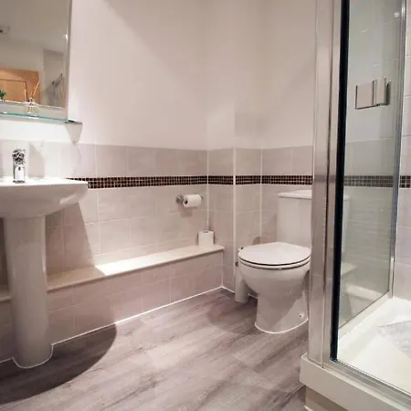 Cathedral Heights By Mia Living 2 Bedroom Apartment With Private Terrace * Bristol