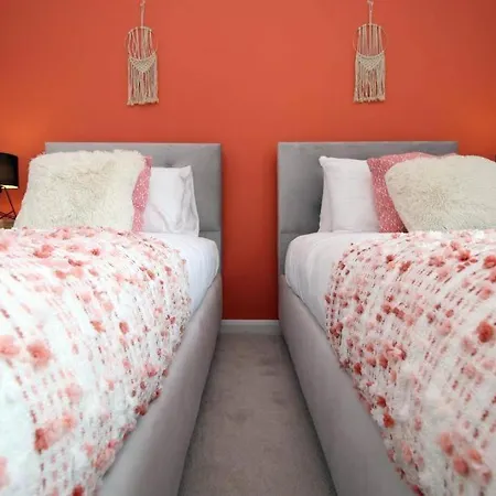Cathedral Heights By Mia Living 2 Bedroom Apartment With Private Terrace